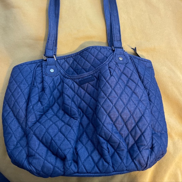 Vera Bradley Handbags - Retired Vera Bradley Glenna Purse